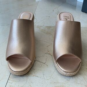 Nanette Lepore wedged sandals gold copper size 6 New
